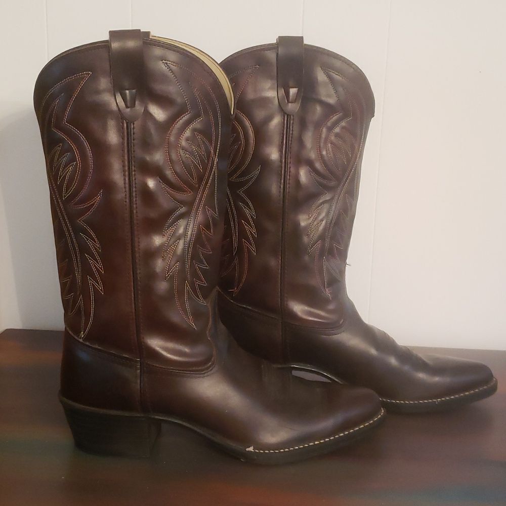 Gently Used Bronco Faux Leather Cowboy Boots Sz 10D